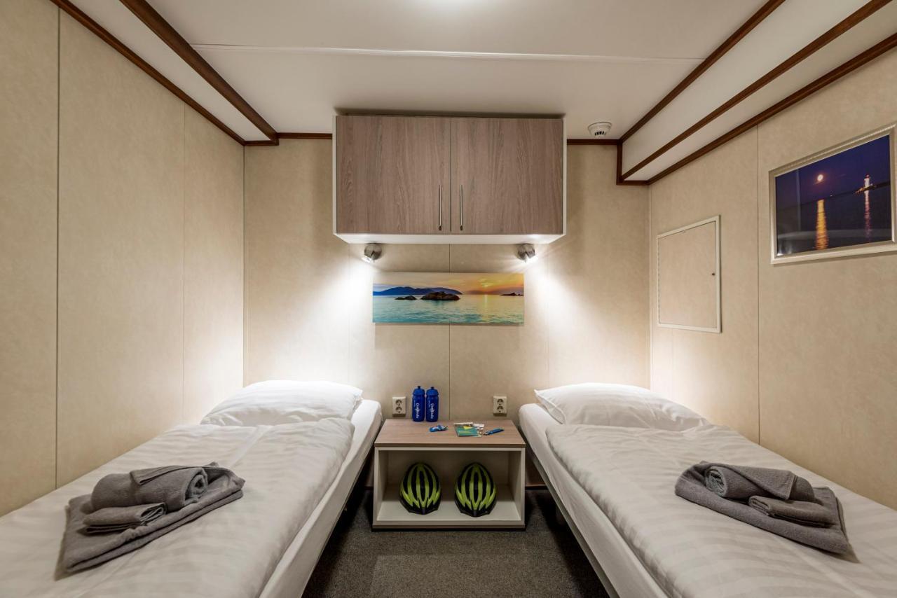 Hotelboat Quo Vadis Groningen Buitenkant foto